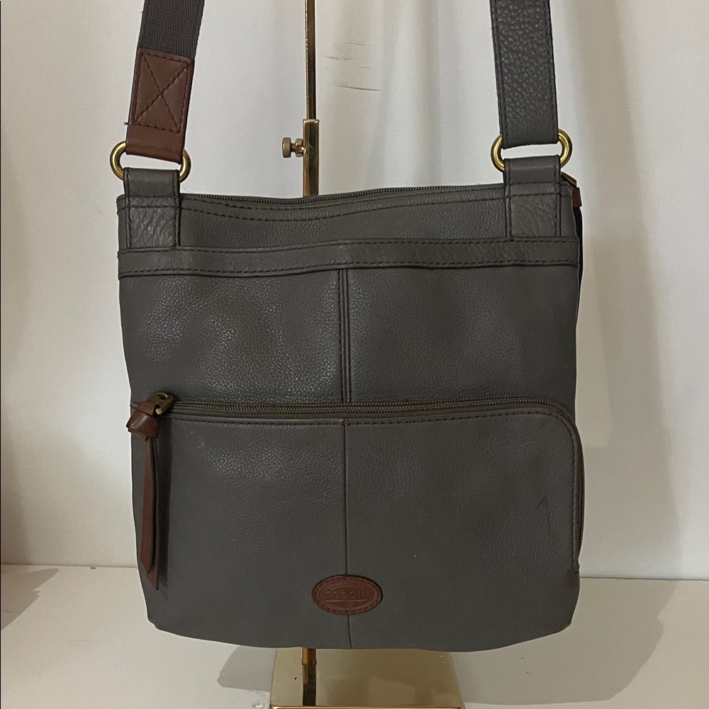 Fossil Morgan Traveler crossbody bag in pebbled leather. - Picture 4 of 11